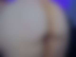 Live cam show with MeganColee - Small Tits Mature on nudelive.tv