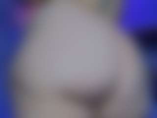 Live cam show with MeganColee - Anal MILF on Free Soda