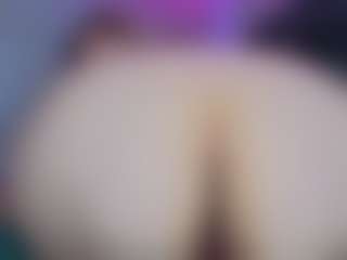 Live cam show with MeganColee - White MILF on Camsoda | colombia