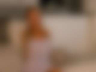 Live cam show with Alice - Spy Curvy on Camsoda