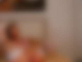 Live cam show with Alice - Bra on Camsoda