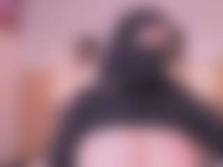 Live cam show with Cloe-adams - Big Tits MILF on Uber Horny