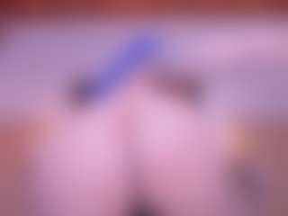 Live cam show with Cloe-adams - Skinny MILF on PervPlay.com