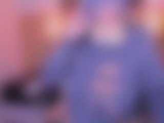 Live cam show with Cloe-adams - Flashing on AdultVida.com