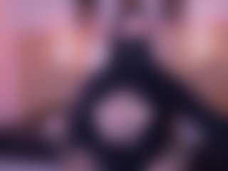 Live cam show with Cloe-adams - Mature Young Adult on Mixed Magazine Live
