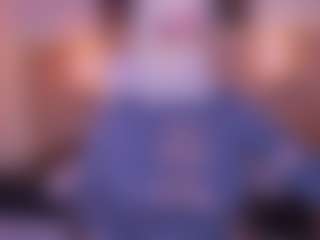 Live cam show with Cloe-adams - Petite MILF on Fling VIP Chat