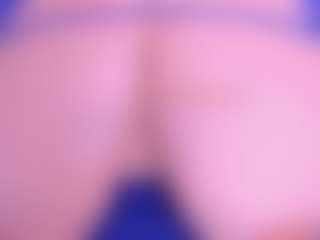 Live cam show with Cloe-adams - Petite MILF on Camsoda