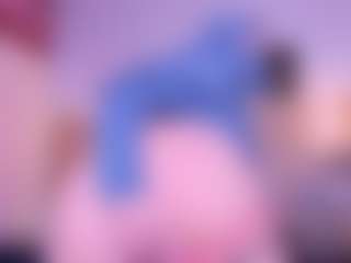 Live cam show with Cloe-adams - Strip Brown Hair on AdultVida.com