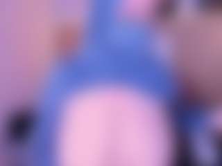Live cam show with Cloe-adams - Small Tits Mature on Hubzter Live