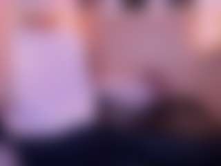 Live cam show with Cloe-adams - Petite MILF on TeamSkeetLive