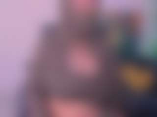 Live cam show with Cloe-adams - Skinny on Camsoda