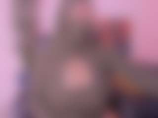 Live cam show with Cloe-adams - Skinny MILF on Mixed Magazine Live