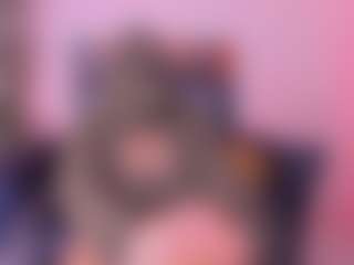 Live cam show with Cloe-adams - Petite MILF on TeamSkeetLive