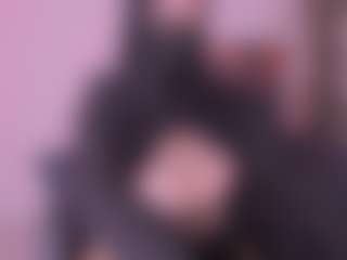 Live cam show with Cloe-adams - Petite MILF on Dolls Live
