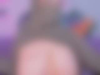 Show en direct avec Cloe-adams - Skinny MILF sur Camsoda