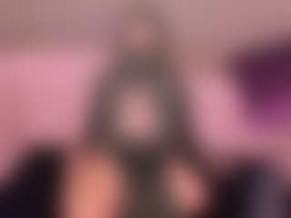 Live cam show with Cloe-adams - Mature MILF on x69.live
