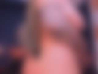 Live cam show with Cloe-adams - Petite Toys on Camsoda