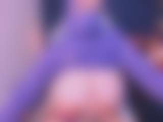 Live cam show with Cloe-adams - Full Nudity on luckytryst.com