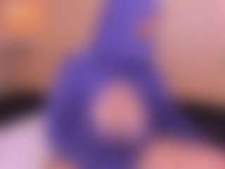 Live cam show with Cloe-adams - Big Tits Small Tits on xplaylive.com