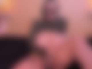Live cam show with Cloe-adams - Flashing on Camsoda