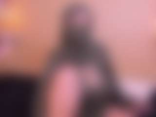 Live cam show with Cloe-adams - Bedroom MILF on sexylive.show