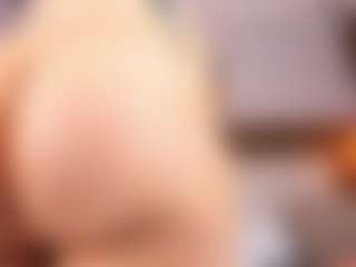 Live cam show with PerlaPreciosa - White MILF on StripNow | colombia