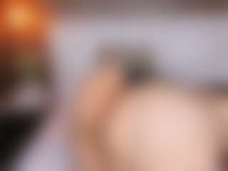 PerlaPreciosa MILF webcam performer live streaming