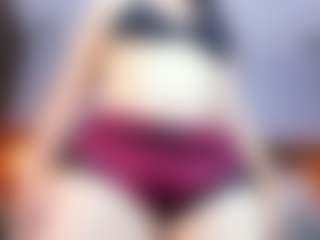 Live cam show with PerlaPreciosa - Middle Aged on Camsoda