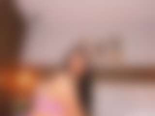 Live cam show with PerlaPreciosa - Facial on Camsoda