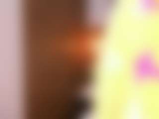 PerlaPreciosa MILF webcam performer live streaming
