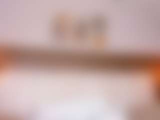 Live cam show with PerlaPreciosa - Spank Mature on livesuperchat.net