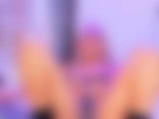 Live cam show with SalomeBenz - Full Nudity on Milf Play