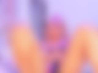 Live cam show with SalomeBenz - Creamy on Free Soda