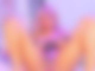 Live cam show with SalomeBenz - Dp on googirlz