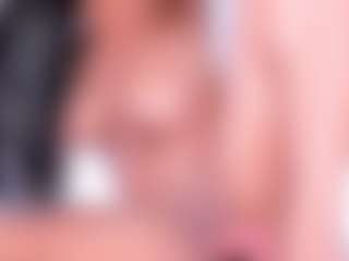 Live cam show with SalomeBenz - Spank on xDating