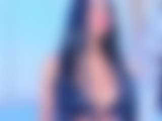 Live cam show with SalomeBenz - Twerk Latina on friskycurves.com