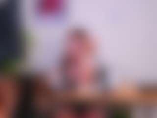 Live cam show with LynetteArrowsmith - Green Eyes on Dolls Live