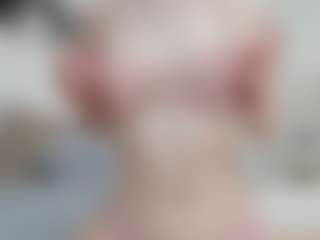 Live cam show with BreckBenny - Petite on CamSodaAdn