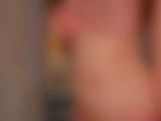 Live cam show with BreckBenny - Striptease on xxxlivecams.org