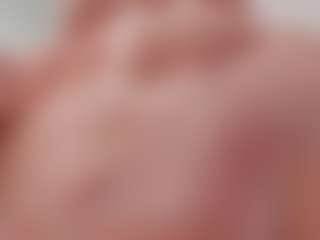 Live cam show with BreckBenny - Solo on TottyGirls