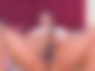 Live cam show with JESSY-CORTES - Latina on Camsoda | colombia