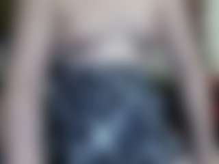 Live cam show with average-girl - Joi on Camsoda