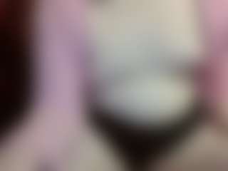 Live cam show with average-girl - Thong on AdultVida.com