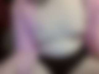 Live cam show with average-girl - Brown Hair on Dolls Live