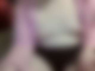 Live cam show with average-girl - Average on Camsoda
