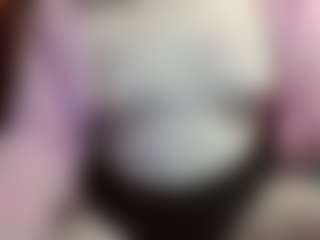 Live cam show with average-girl - Thick on SpunkLive