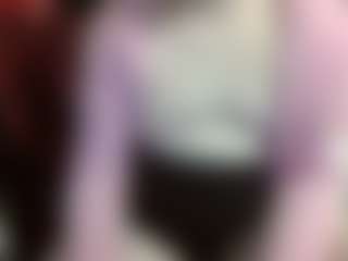 Live cam show with average-girl - Average on Camsoda