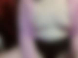 Live cam show with average-girl - Average on Camsoda