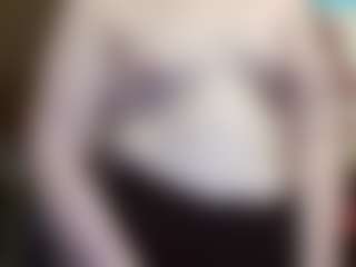 Live cam show with average-girl - Thong on Hubzter Live