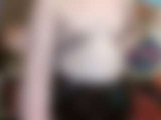 Live cam show with average-girl - Cute on Camiplay Live
